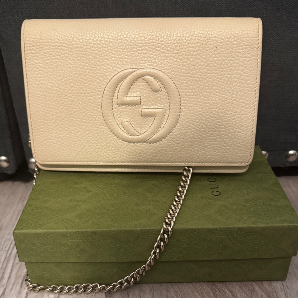 Gucci Beige Leather Clutch with Chain